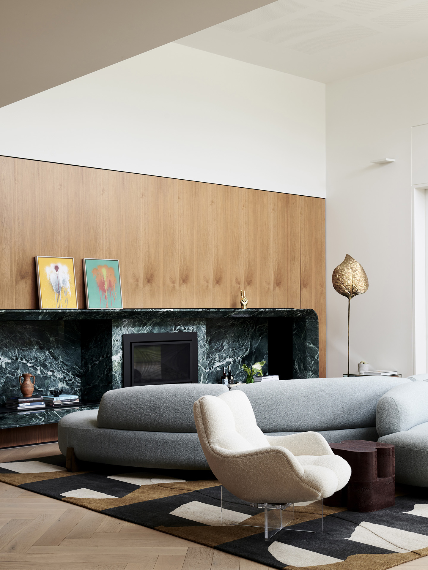 living room with neutral tones by Simone Haag