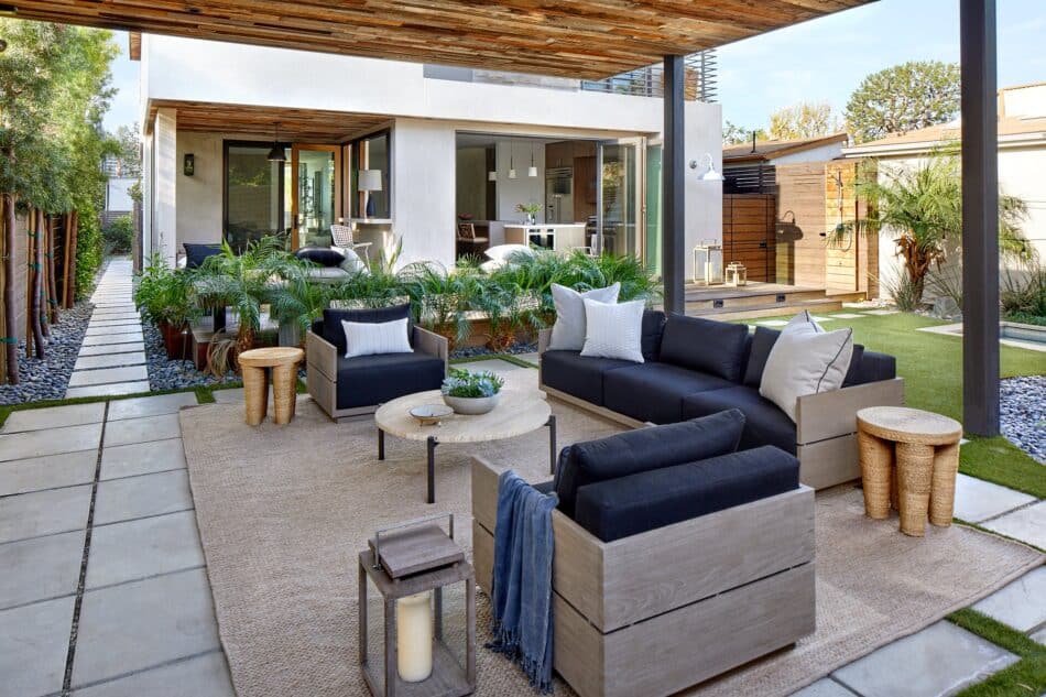 Outdoor lounge - patio 