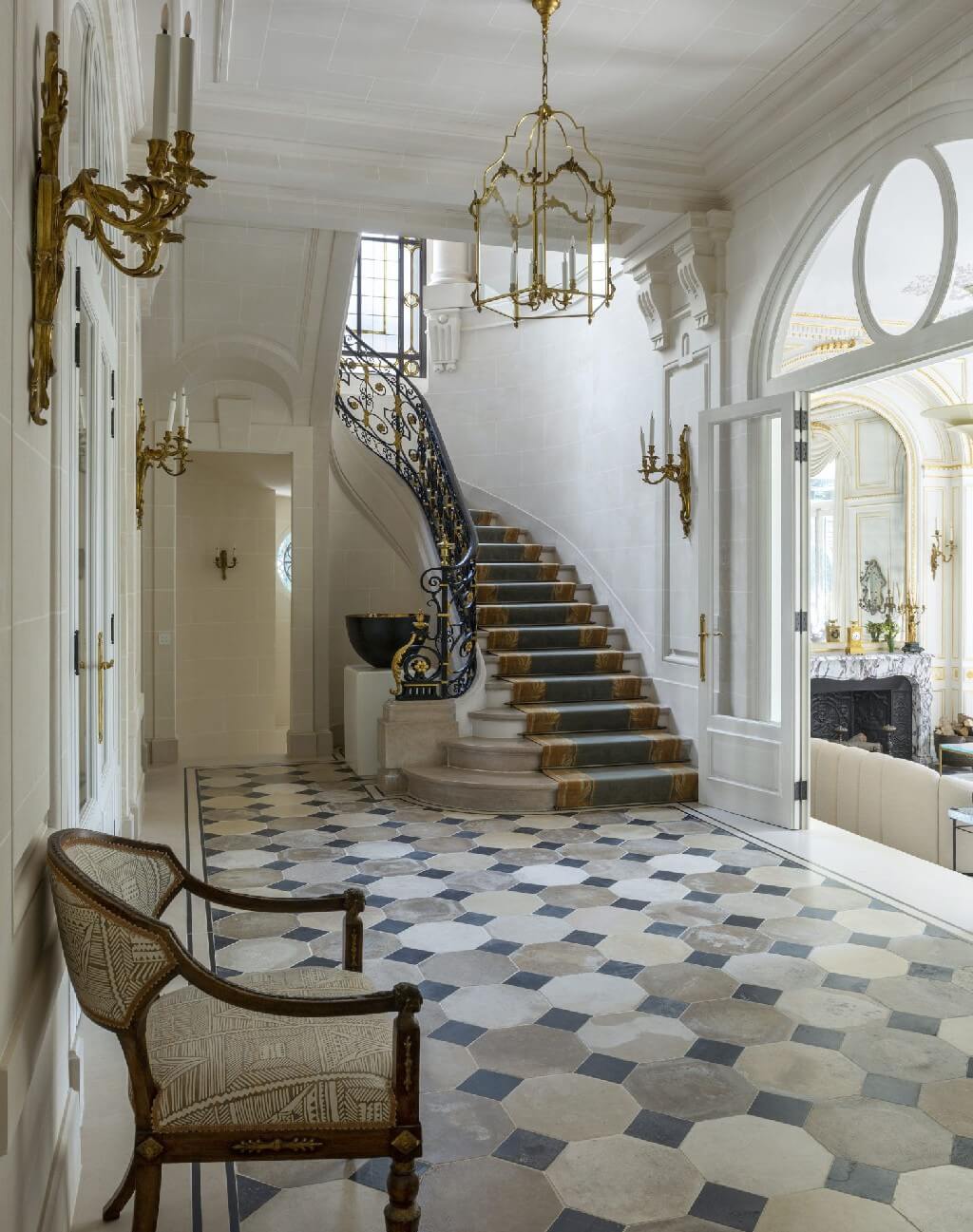 get-to-know-this-unique-mansion-in-the-heart-of-paris-homm-s-studio