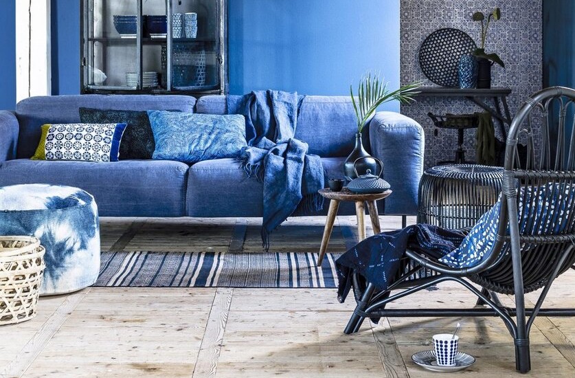 living room in blue tones