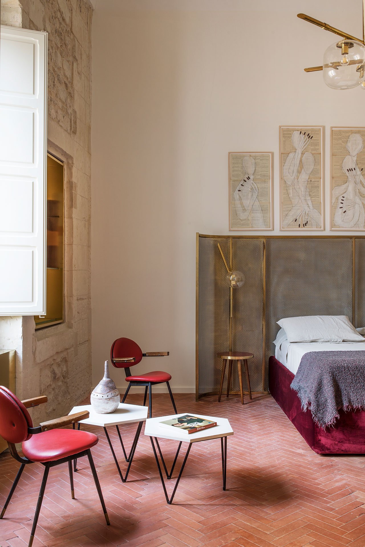 Palazzo Luce, red modern luxury bedroom