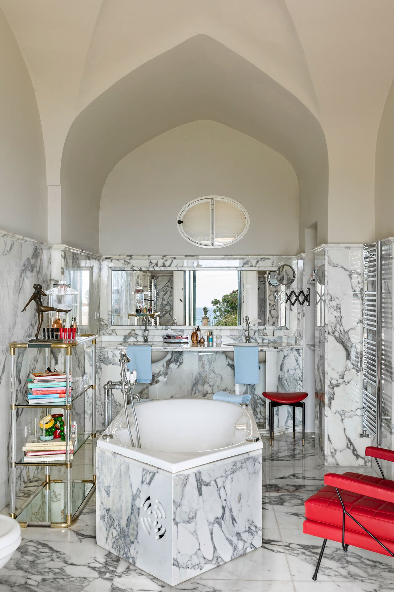 Palazzo Luce, marble luxury bathroom