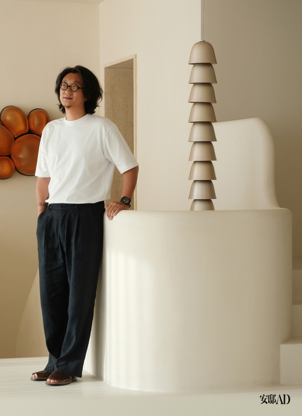 Chinese Interior Design: A Living Gallery of Art and Serenity, home, designed by Wang Ju for Jian Xia, every detail reflects a balance of beauty and function.