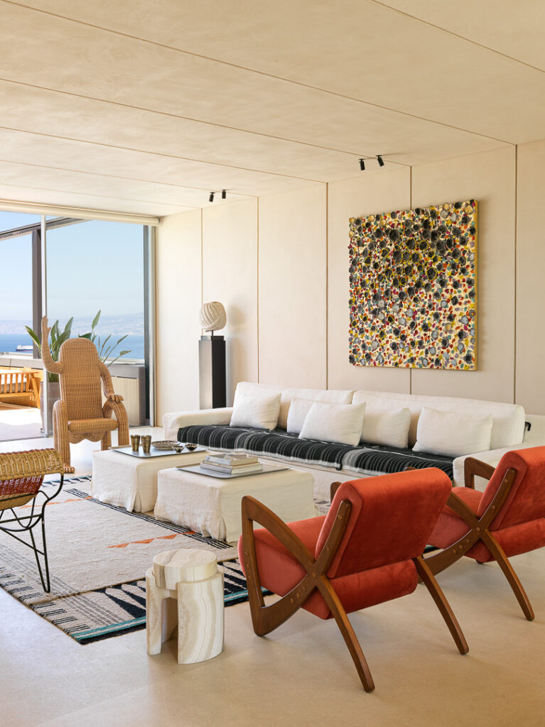 Modern Penthouse — Get Inspired On This Cosmopolitan Project