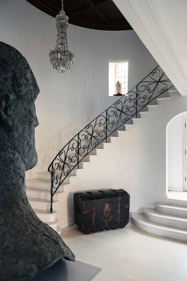 Entryway of Carla Zampatti with a sculpture