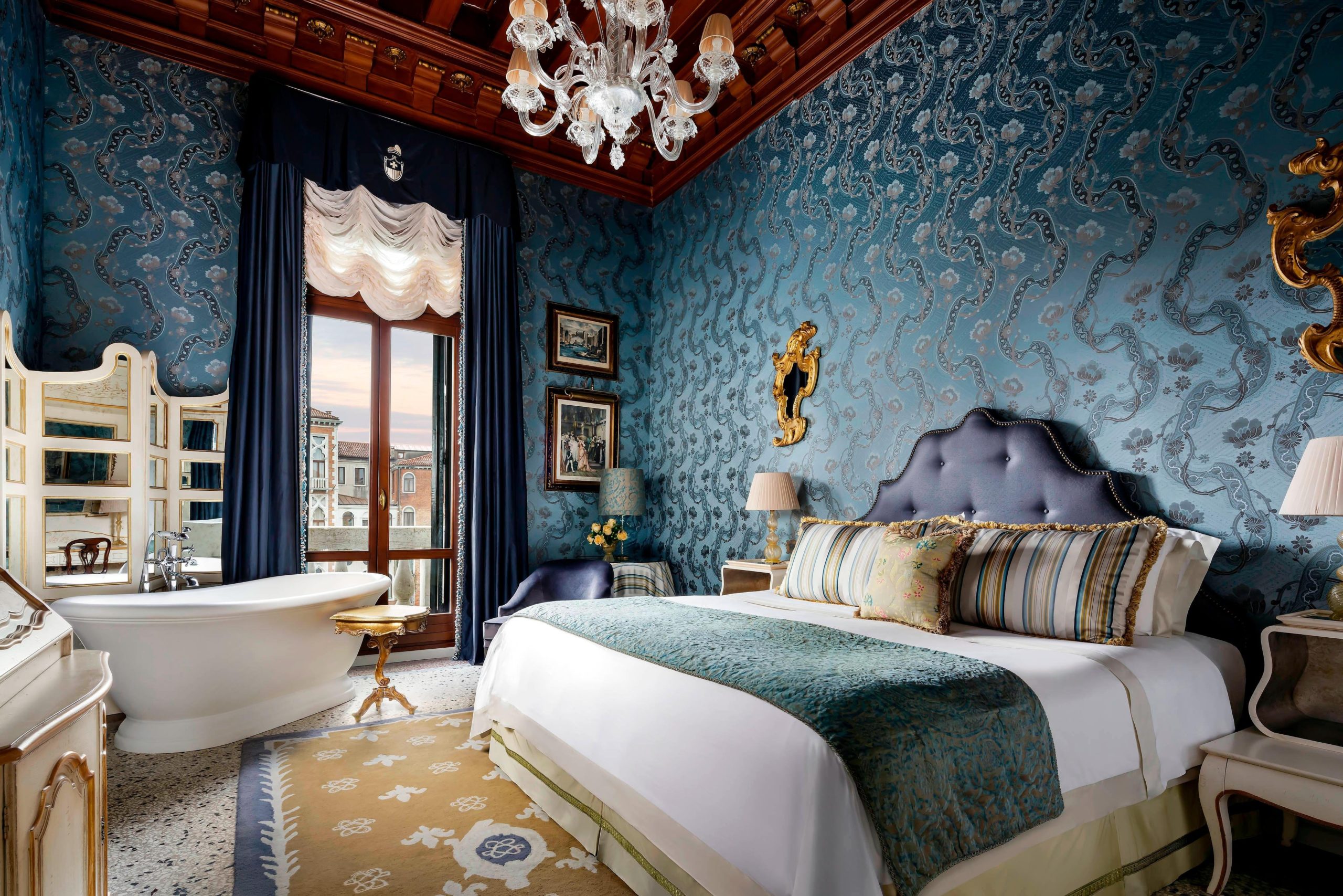 Get To Know 9 Most Famous Hotel Rooms In The World 15 1 scaled 1