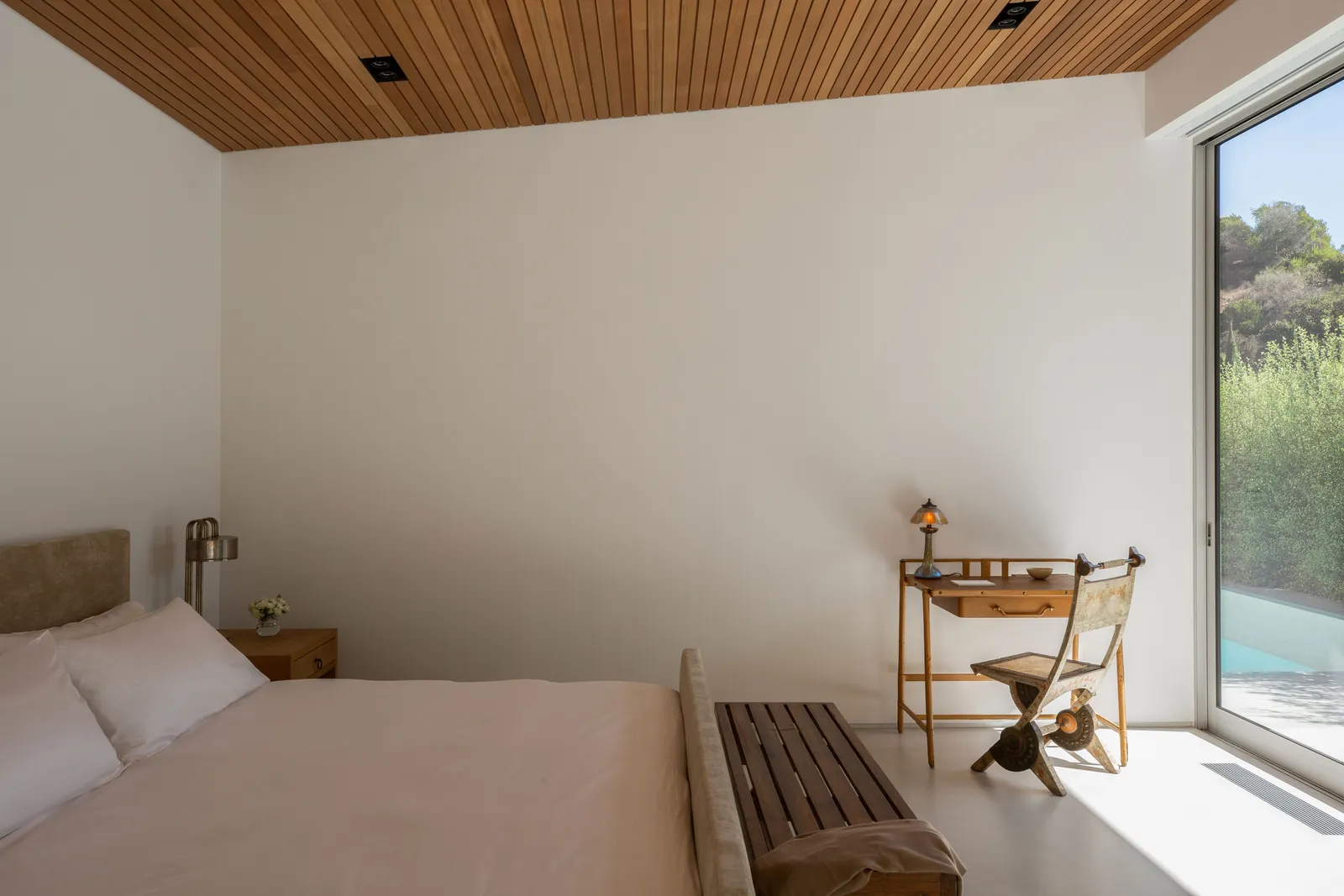 Json Statham modern bedroom 