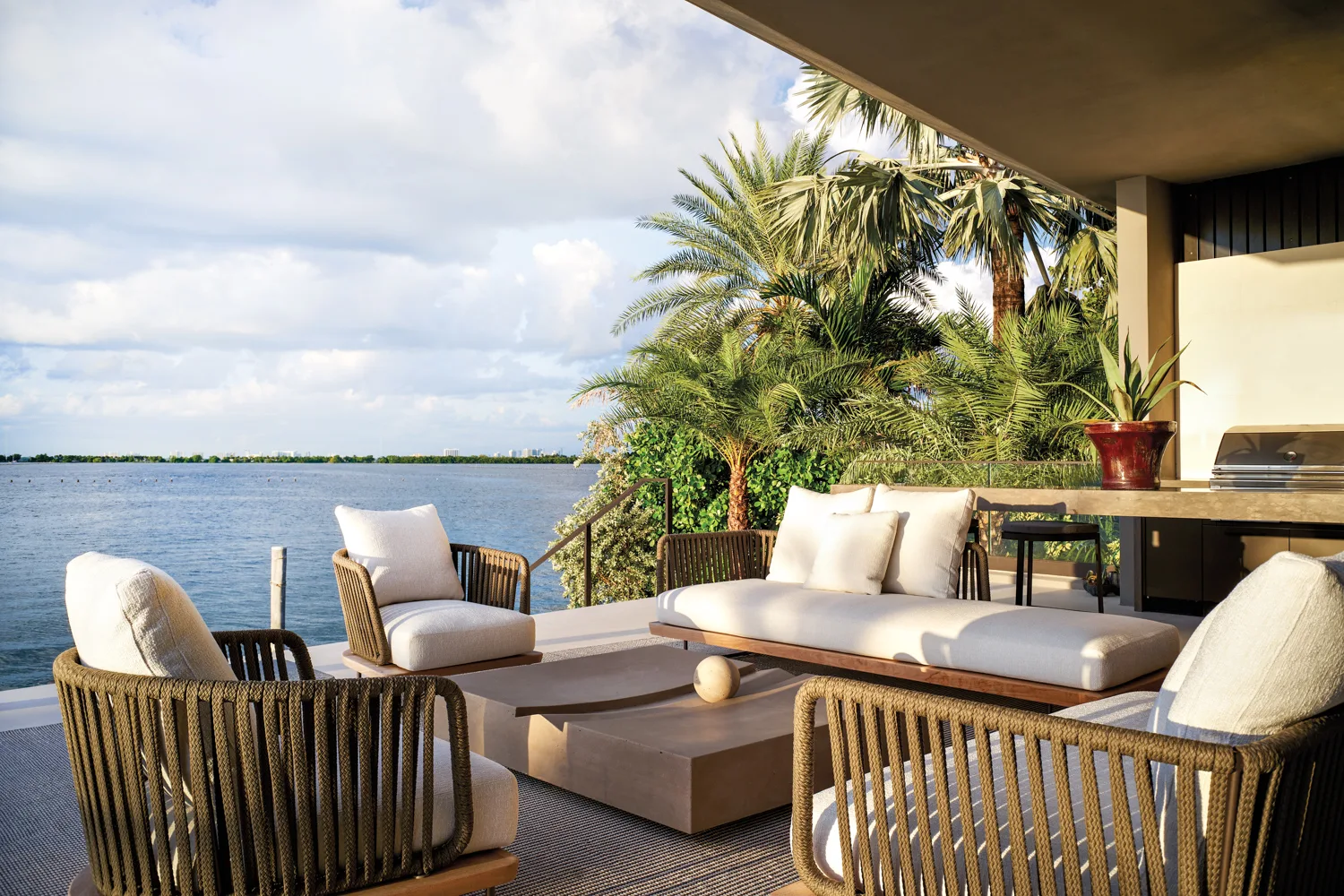 Modern Miami House outdoor furniture
