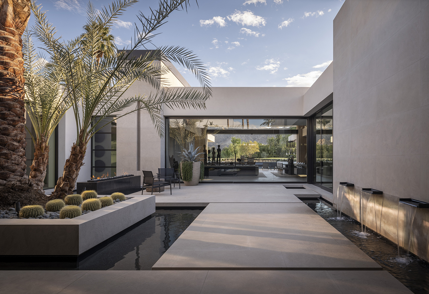 The architecure of a modern California desert residence