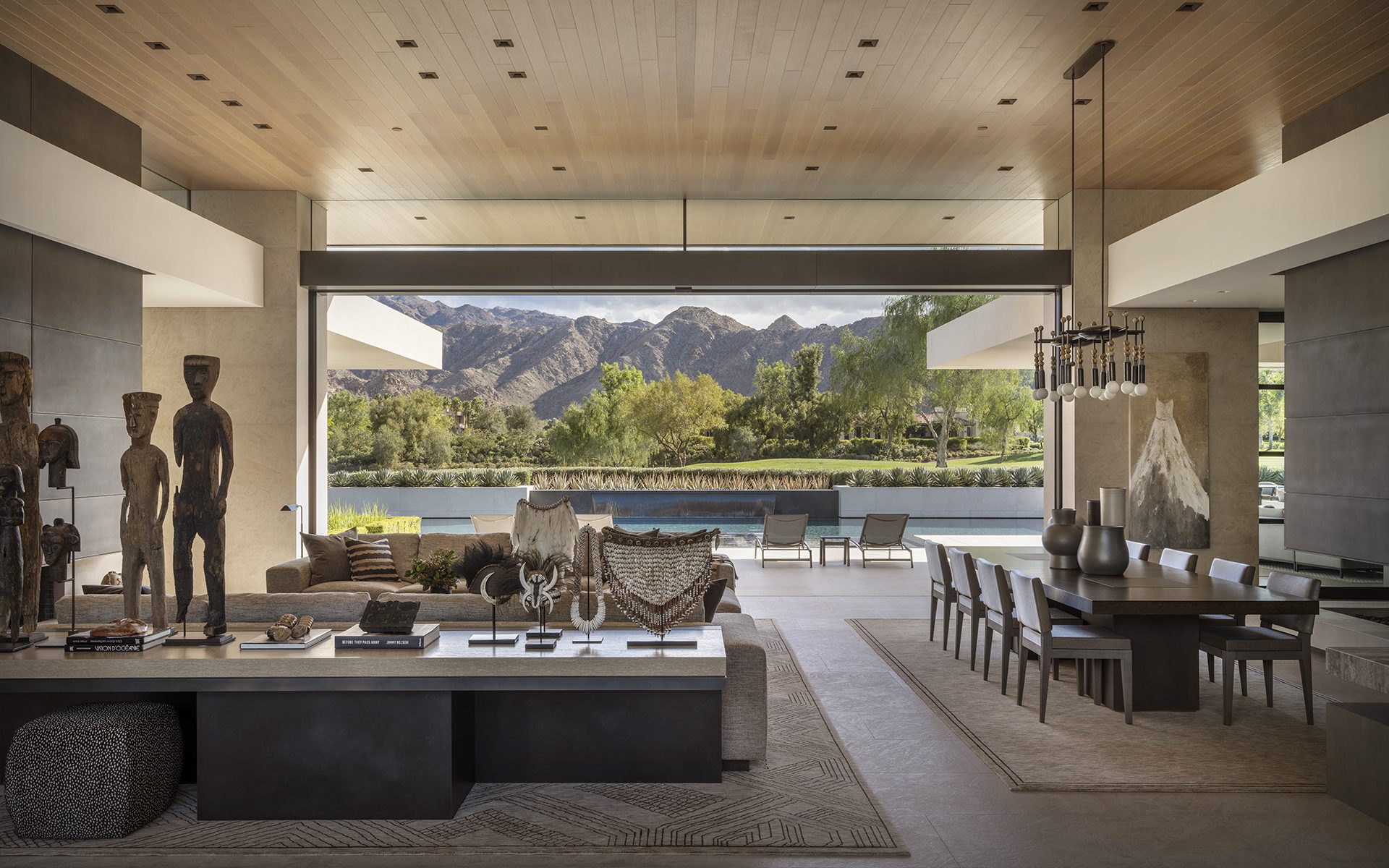 A california residence that explores art in Interior Design