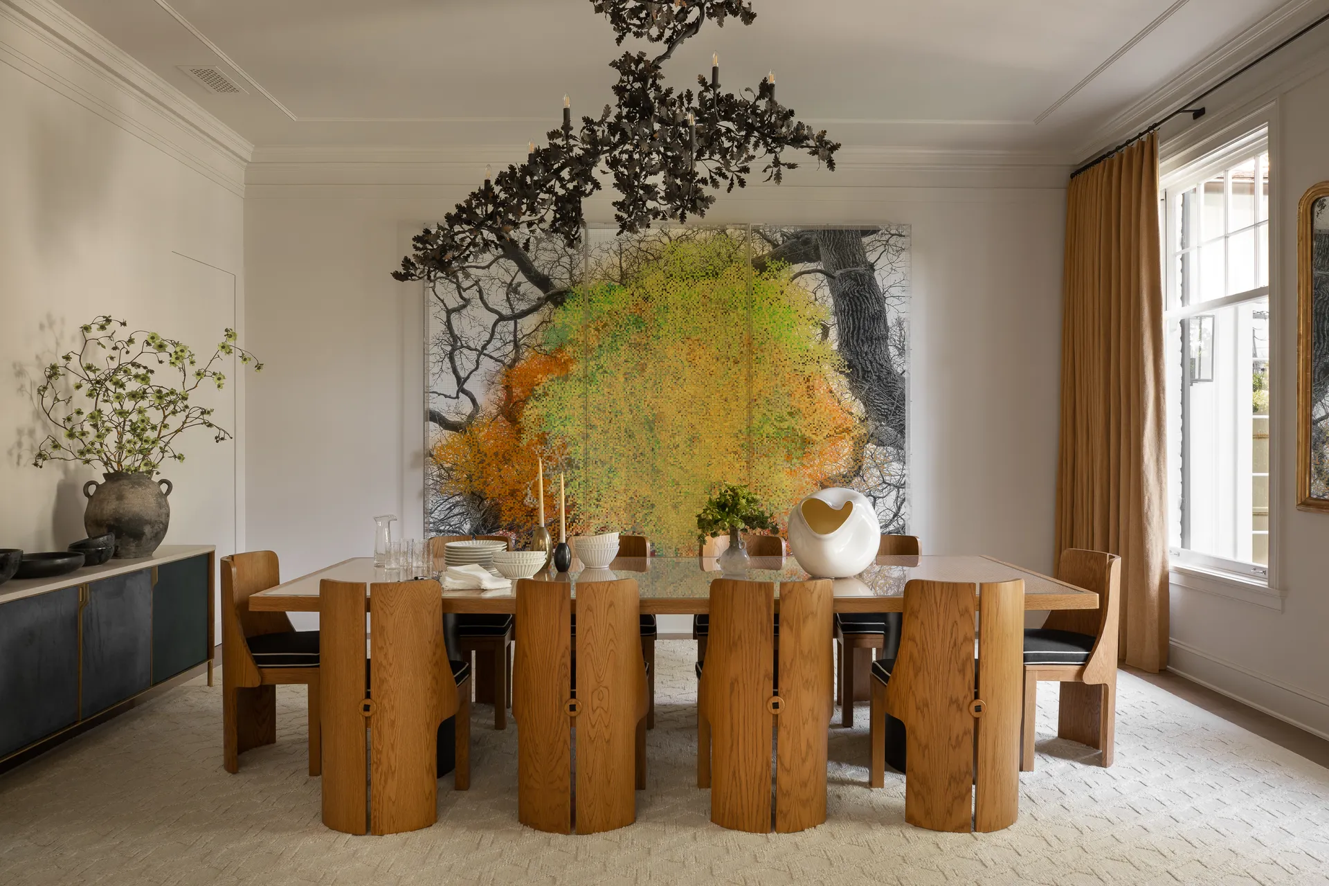 main center dining room design in Brentwood House