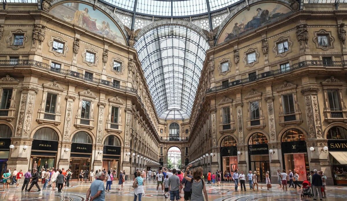 Milan Travel Guide: 20 Architecture Projects To See While Visiting Milan Design Week 22