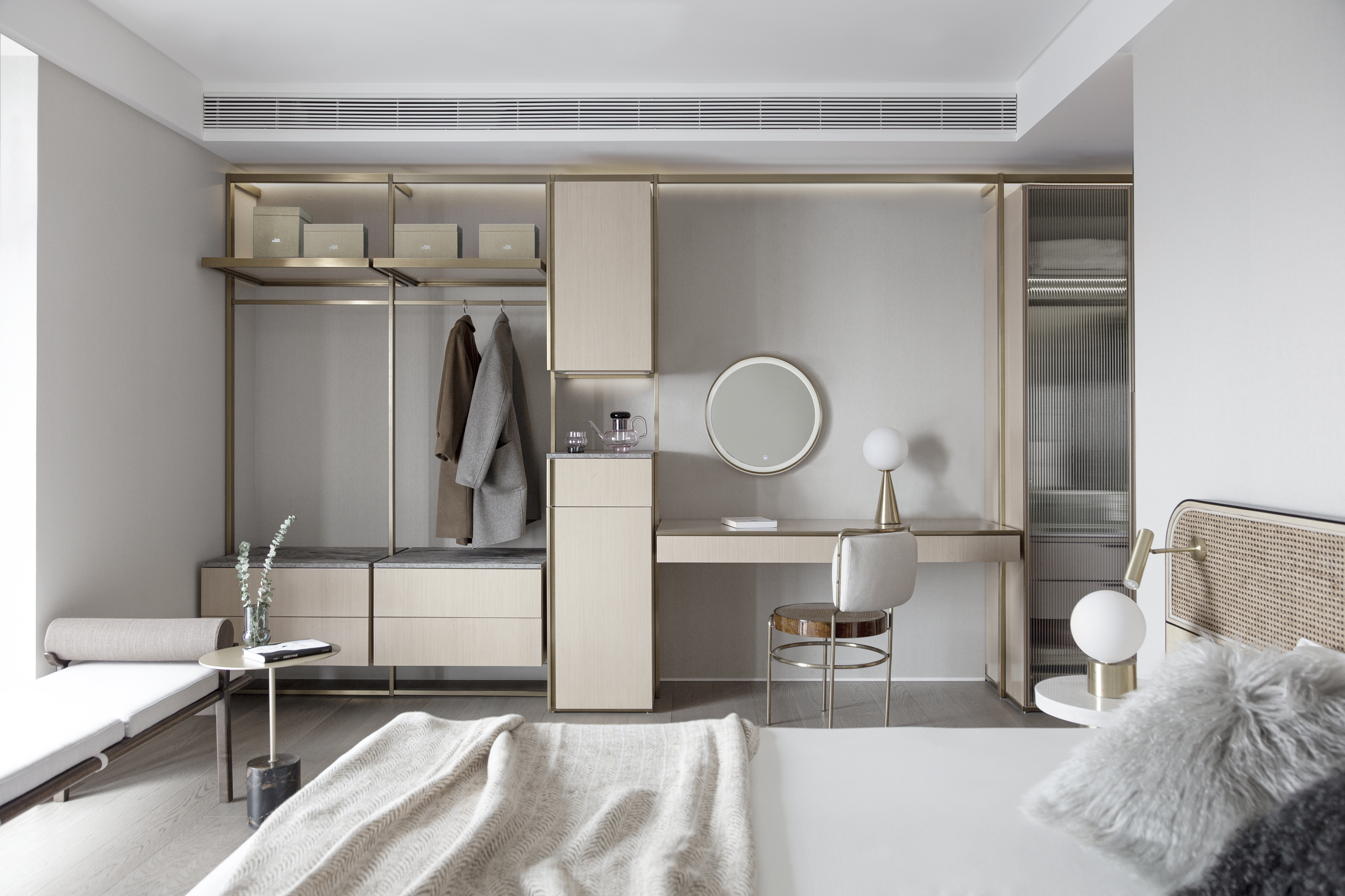 The pursuit of happiness reflected in the luxury apartment by Muxin Studio - Bedrooms