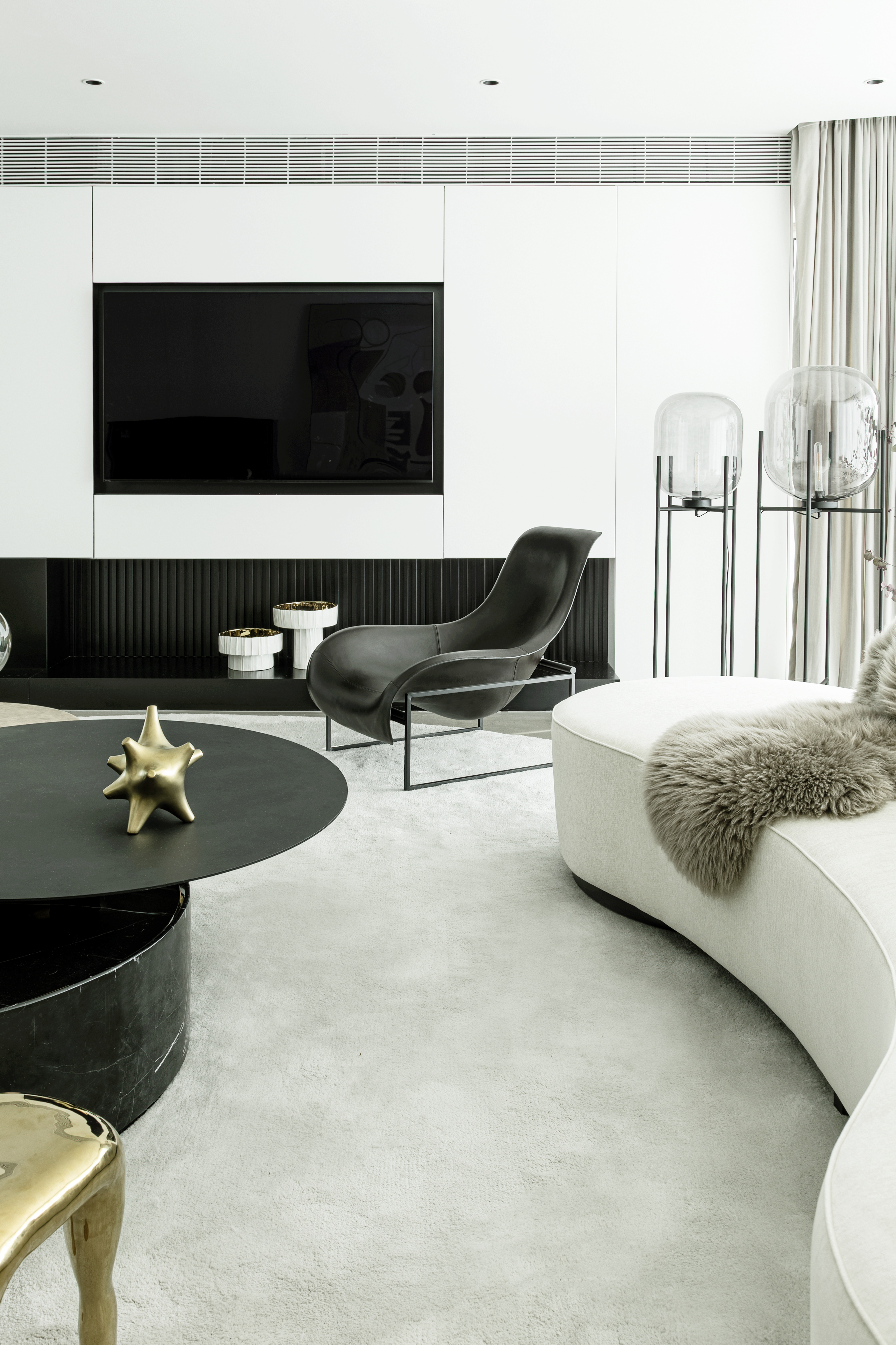 The pursuit of happiness reflected in the luxury apartment by Muxin Studio - Living Rooom Area