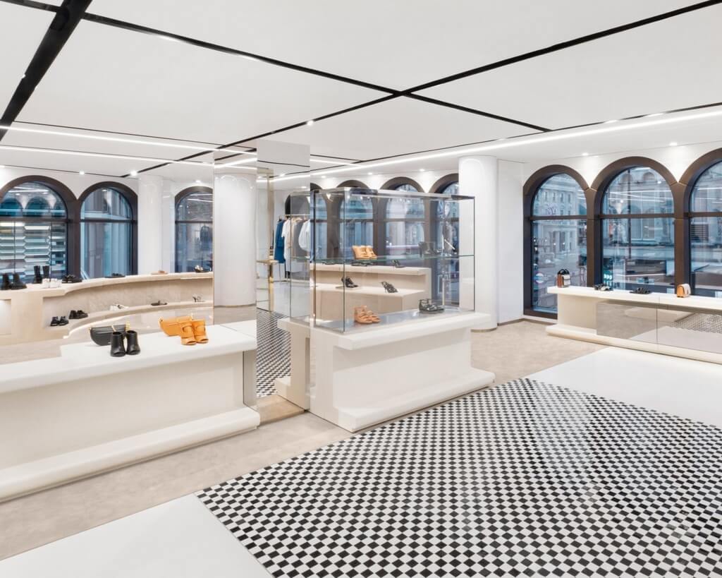 Louis Vuitton opens renovated store in Sloane Street, London - The