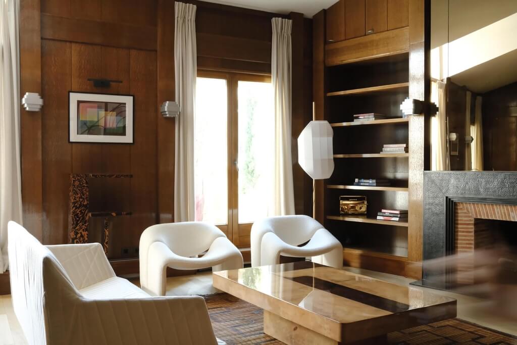 Art Deco Interior - living room layout