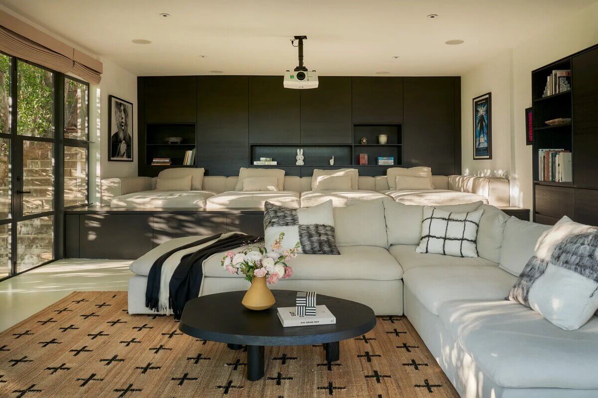 Take a look into the inspirational, full of esquisite designer pieces, Ashley Tisdale's home in LA