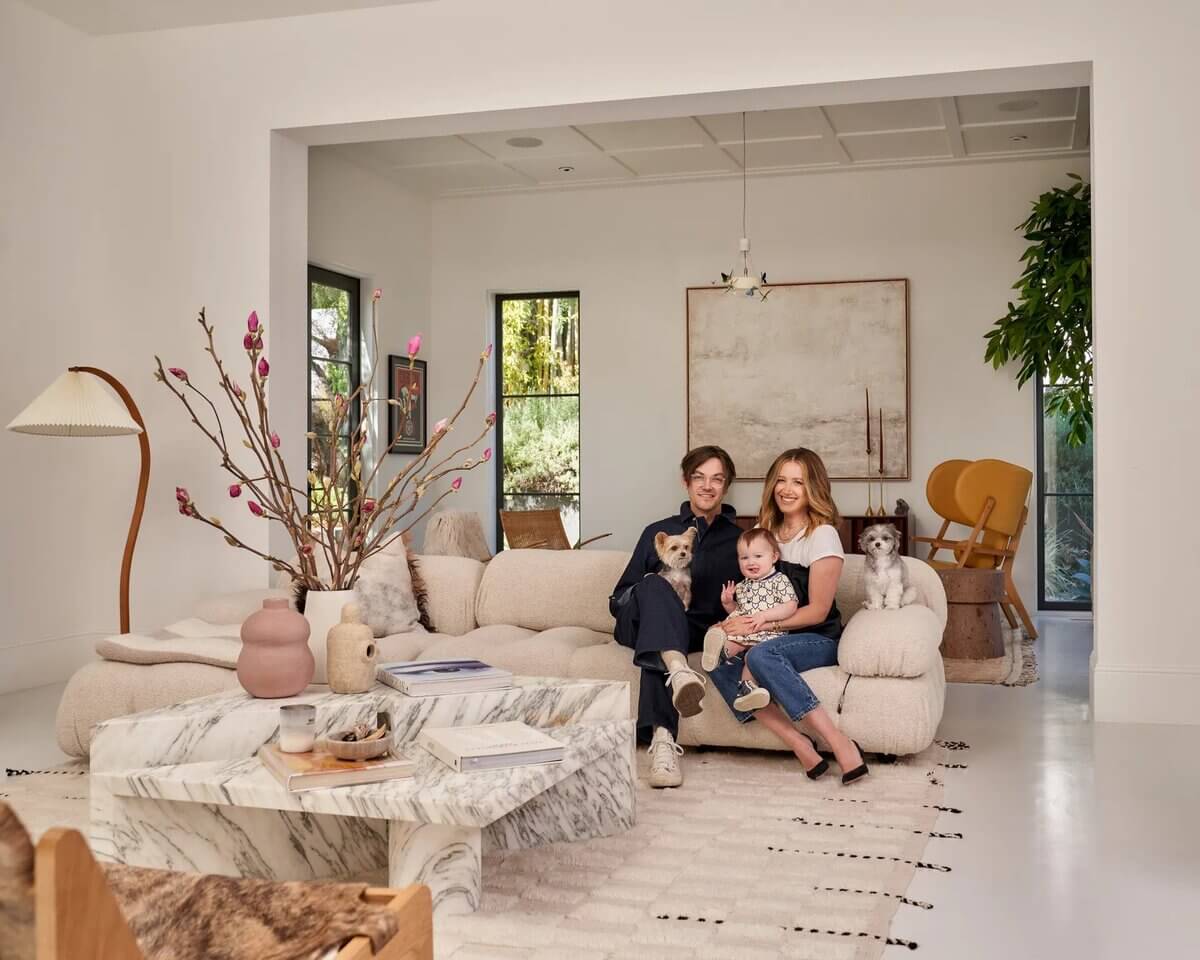 Take a look into the inspirational, full of esquisite designer pieces, Ashley Tisdale's home in LA