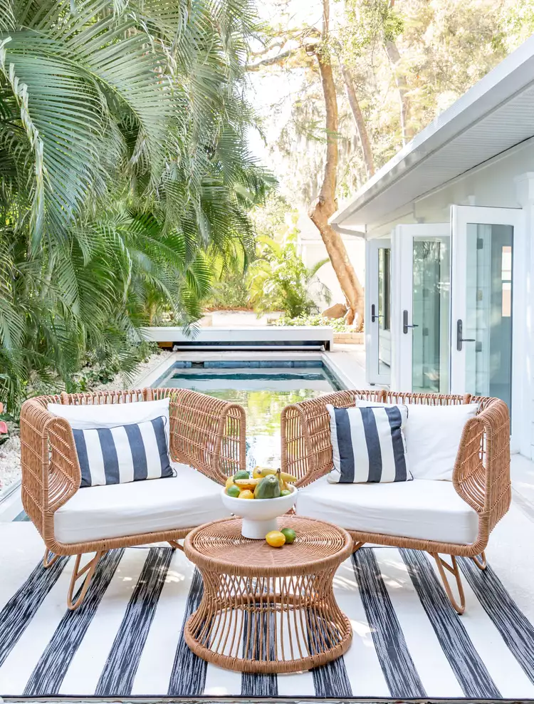 outdoor trends - outdoor living room