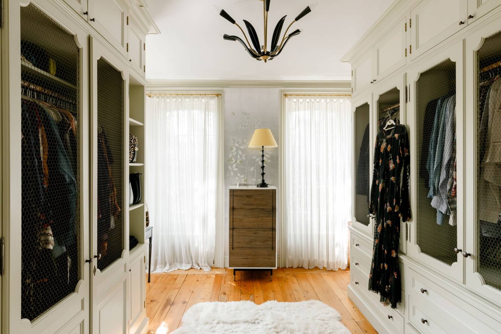 Liv Taylor closet - Celebrity closets - closet design ideas