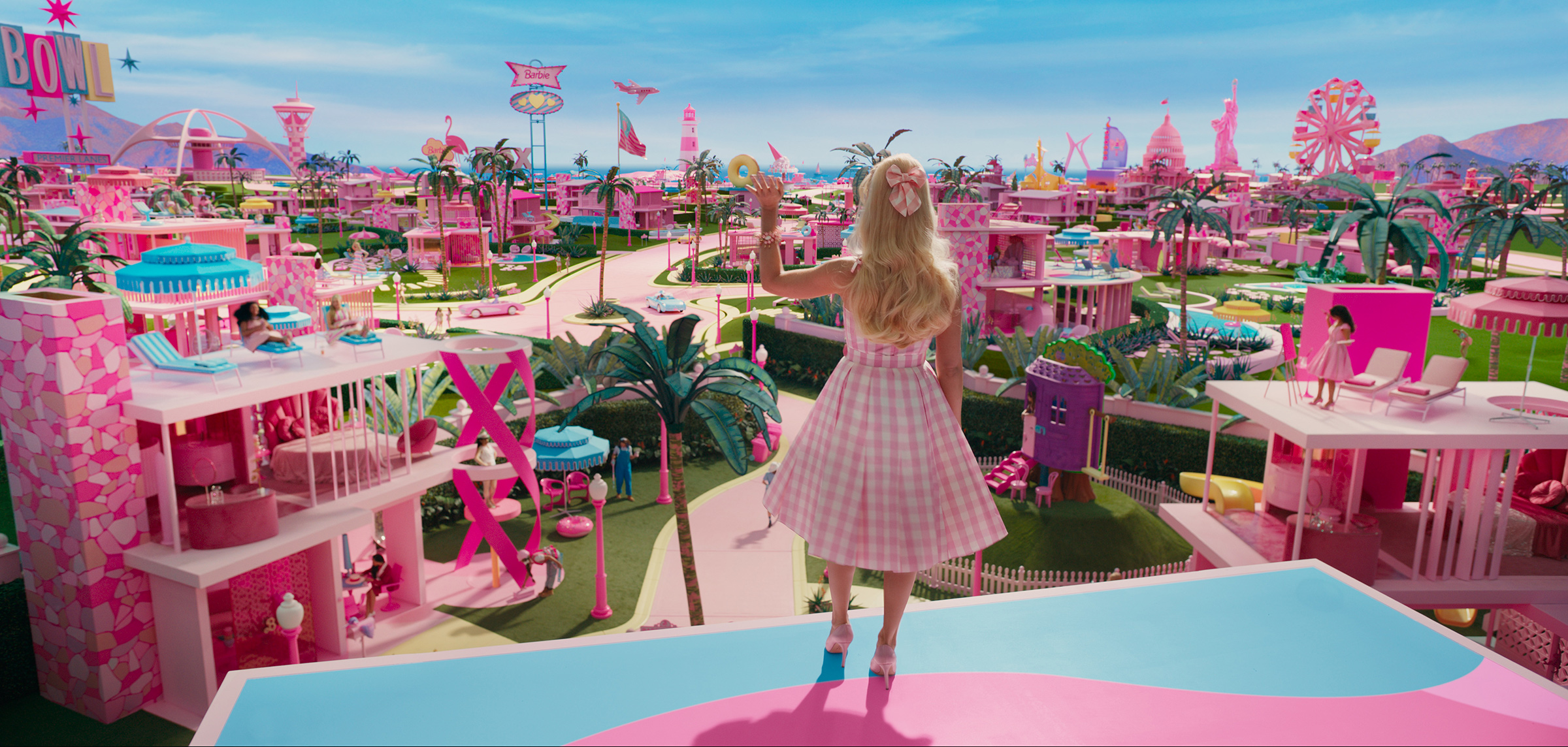 Step Inside The Barbie Dream House - Explore The Fuchsia Fantasy