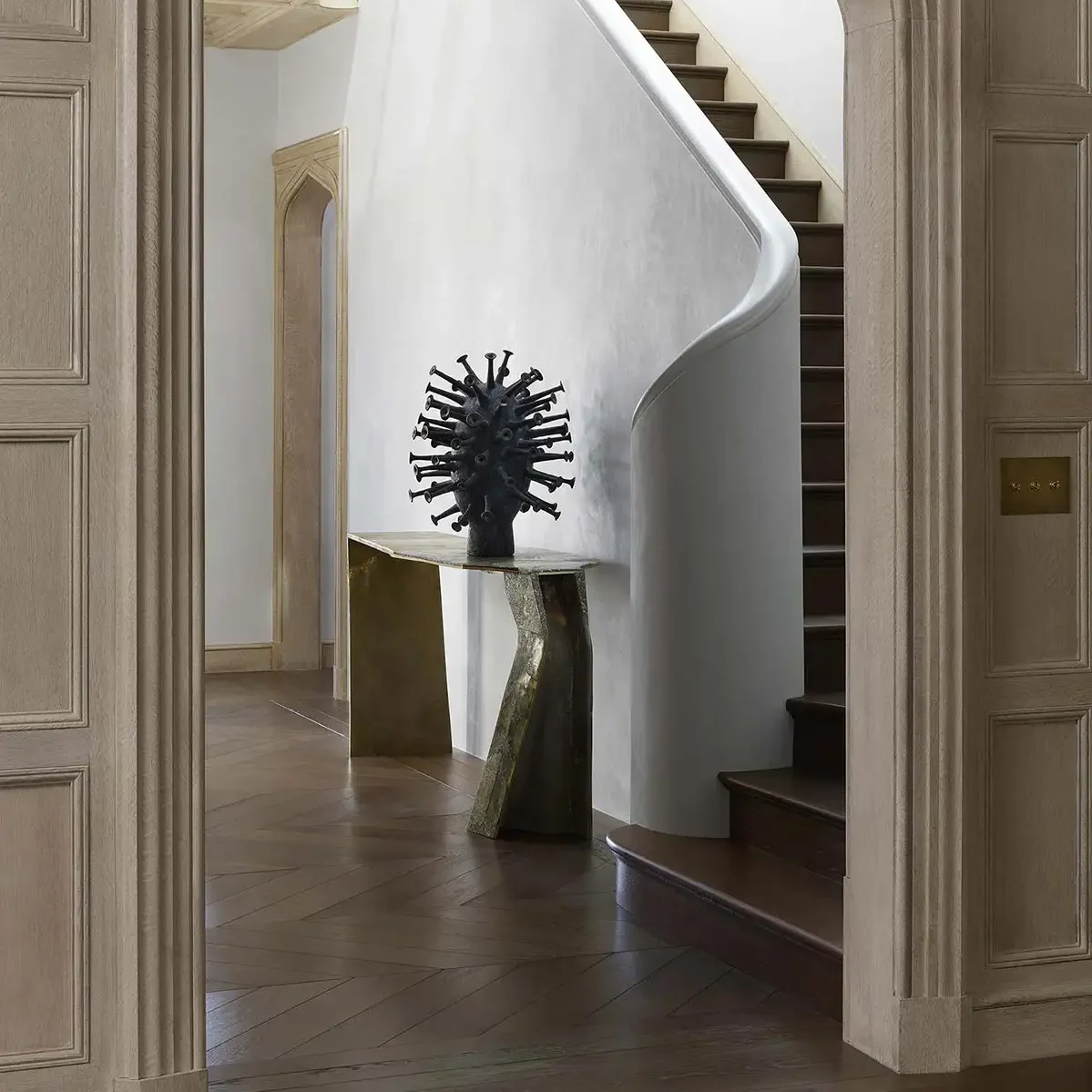 cozy minimalist interior by Goffrey de Souza Interior Design 