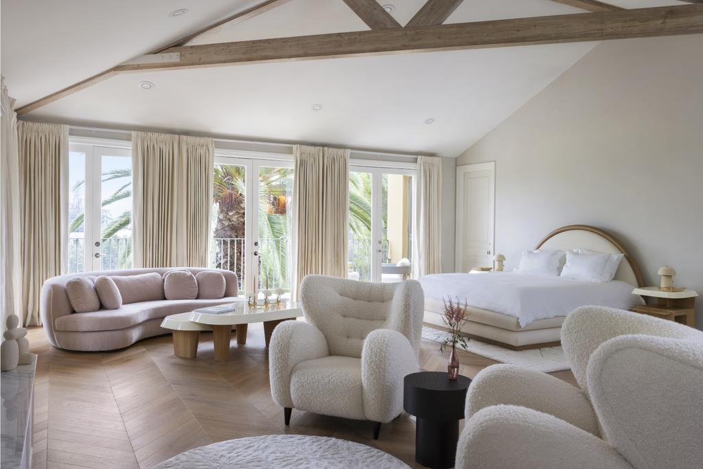 Modern neutral furniture in the bedroom