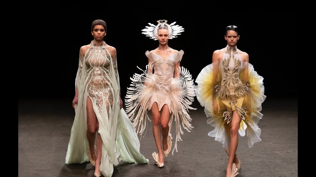 Wearble Architecture Fashion Couture by Iris Van Herpen