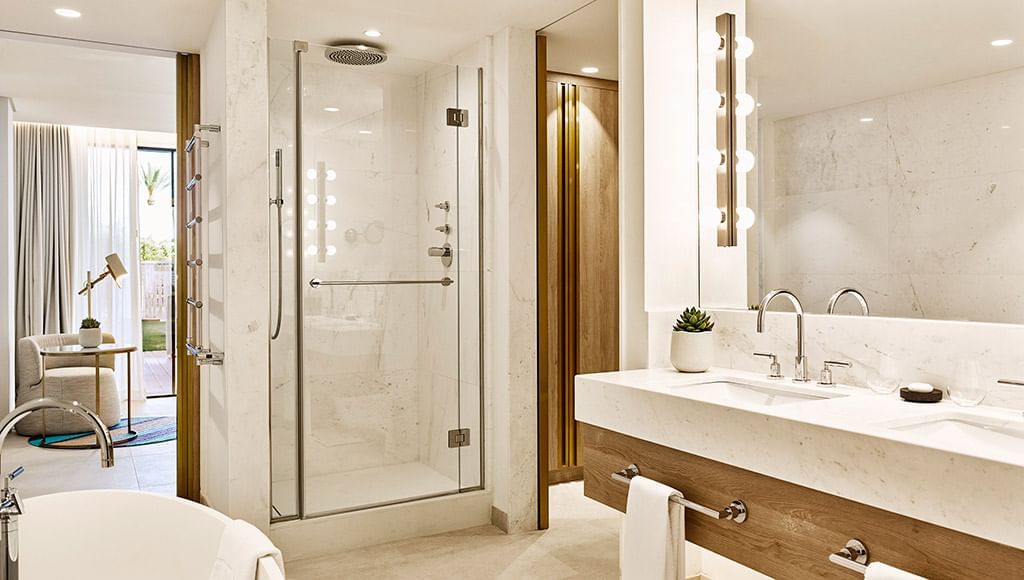 5 Exceptional Hospitality Design Experiences: Luxury Travel. Private room bathroom