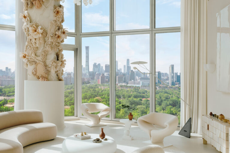 Timeless Chinese Interior Design: A Gallery of Art and Serenity
