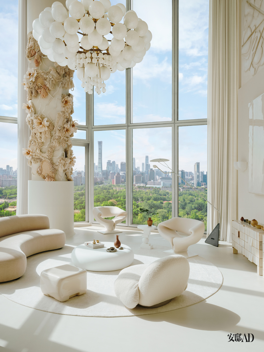 Timeless Chinese Interior Design: A Gallery of Art and Serenity