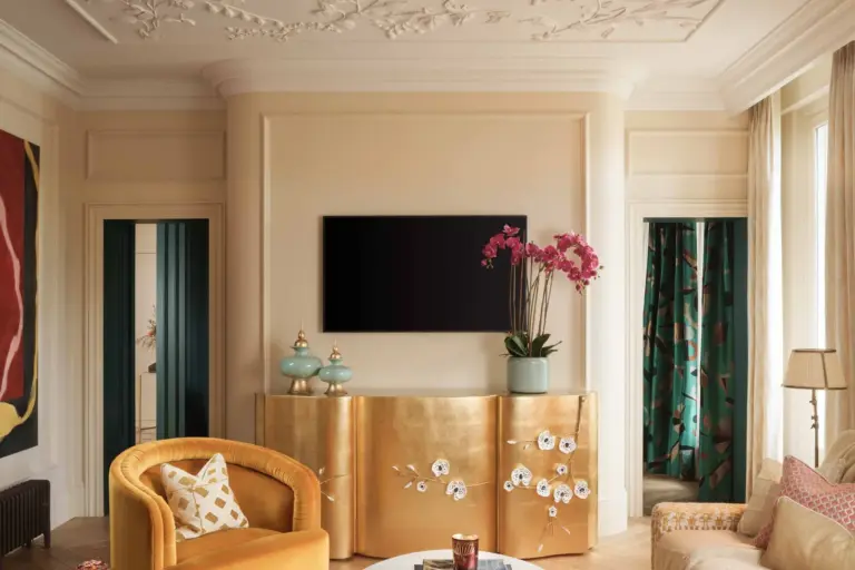 Art Deco Interior Design in a Paris Apartment: A Play of Light and Dark