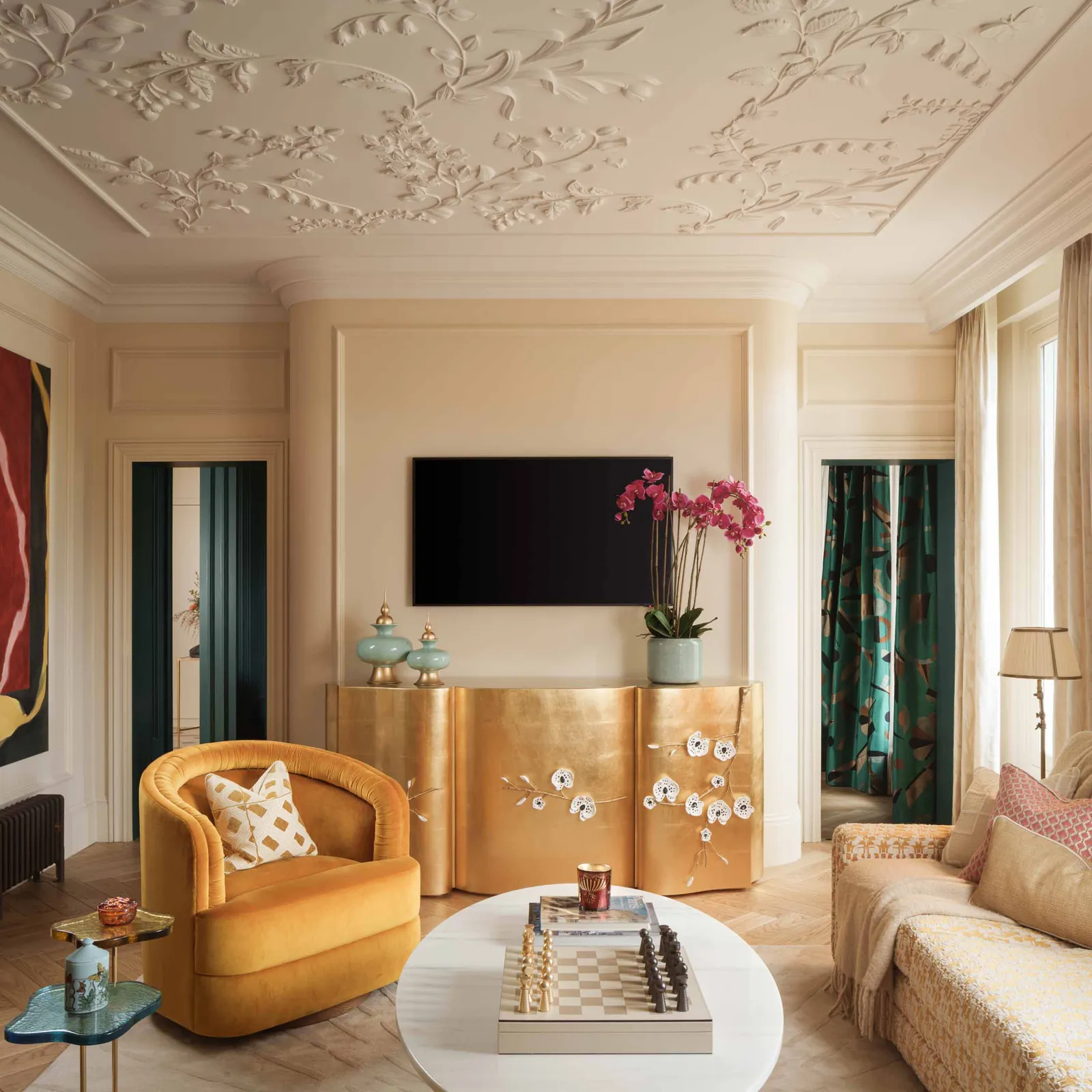 Art Deco Interior Design in a Paris Apartment: A Play of Light and Dark