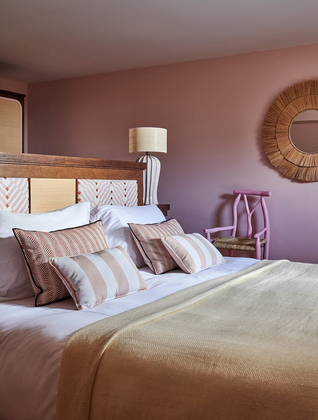 tropical guest room in pink tones