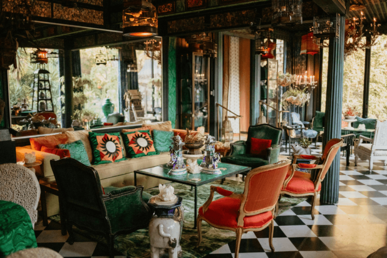 10 Stunning Maximalist Furniture to Complete your Interior Design Project