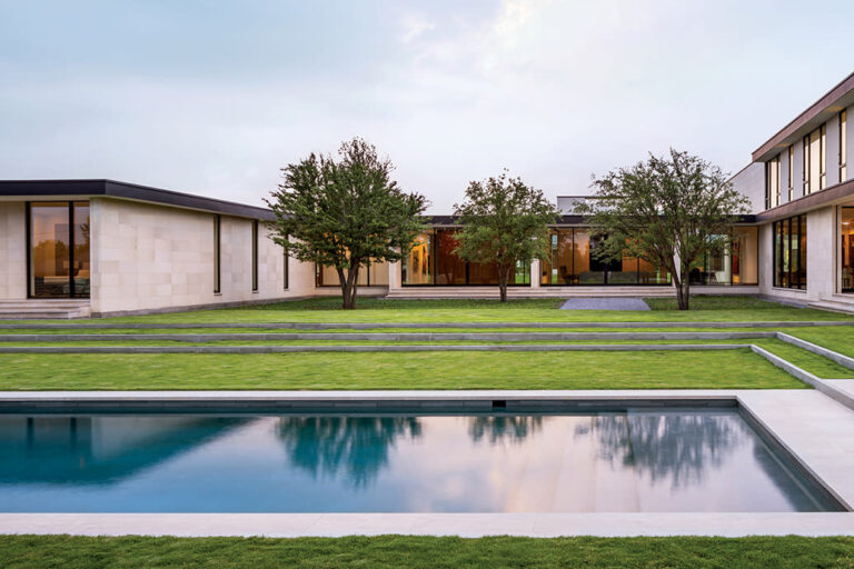 A Gallery-Like Modern House Interior Design That Blends Art and Architecture